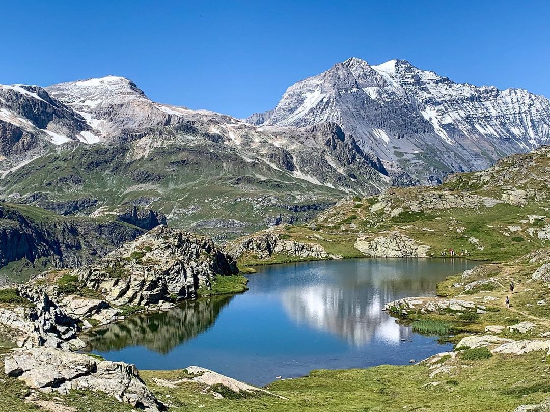 Hiking - Tower of the Bellecombe lakes around the Refuge du Lac Blanc en Vanoise 01